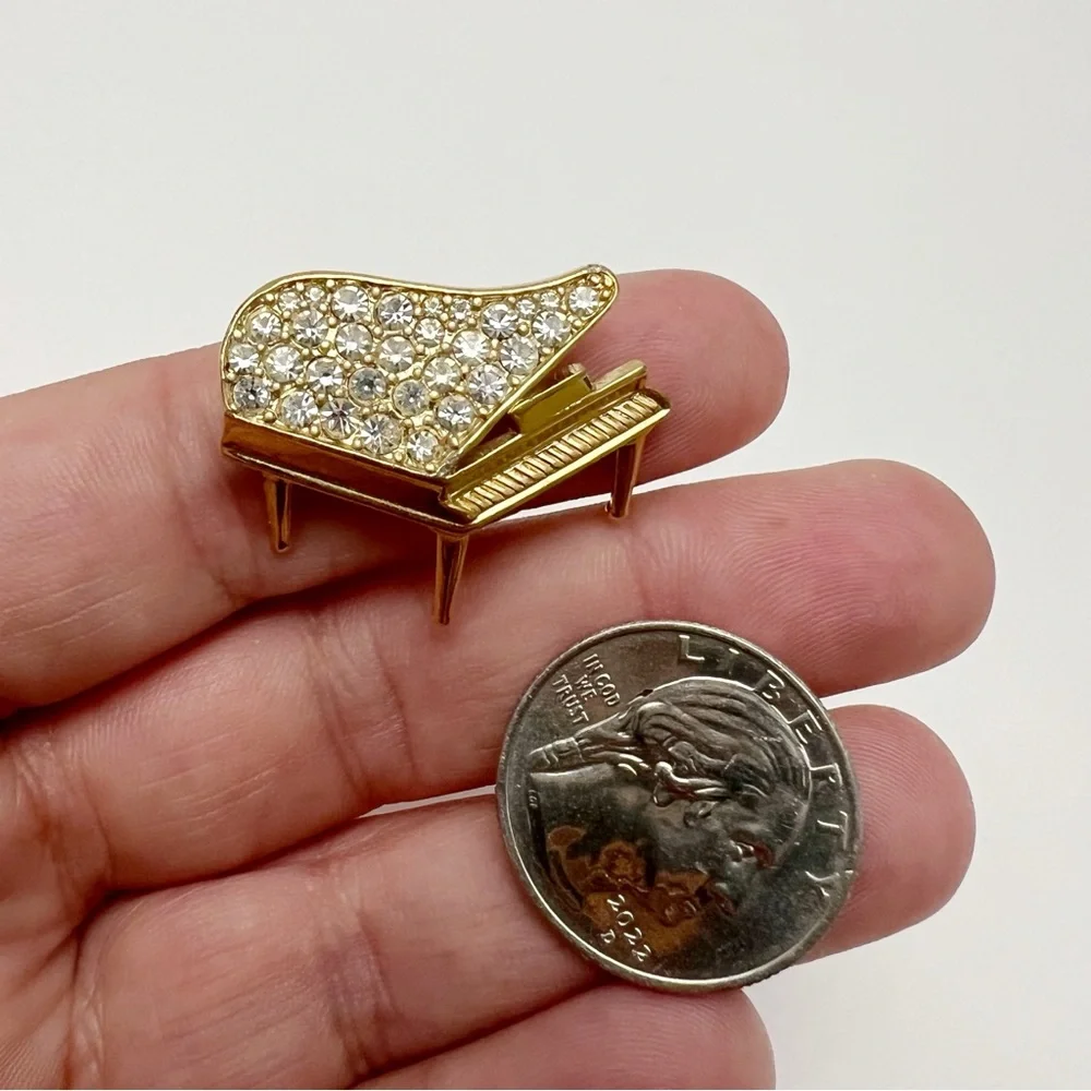 Vintage TRIFARI Grand Piano Goldtone Clear Rhinestone Pin Brooch